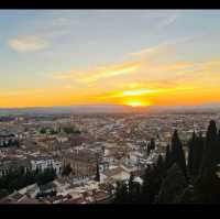 Catch sunsets at Alhambra Palace 