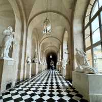 The MET x The Louvre, what’s more enjoyable than that! 🇫🇷