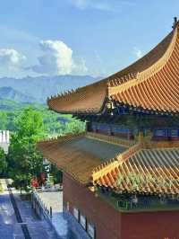 仰望壯麗佛像，感受中原大佛的神聖震撼