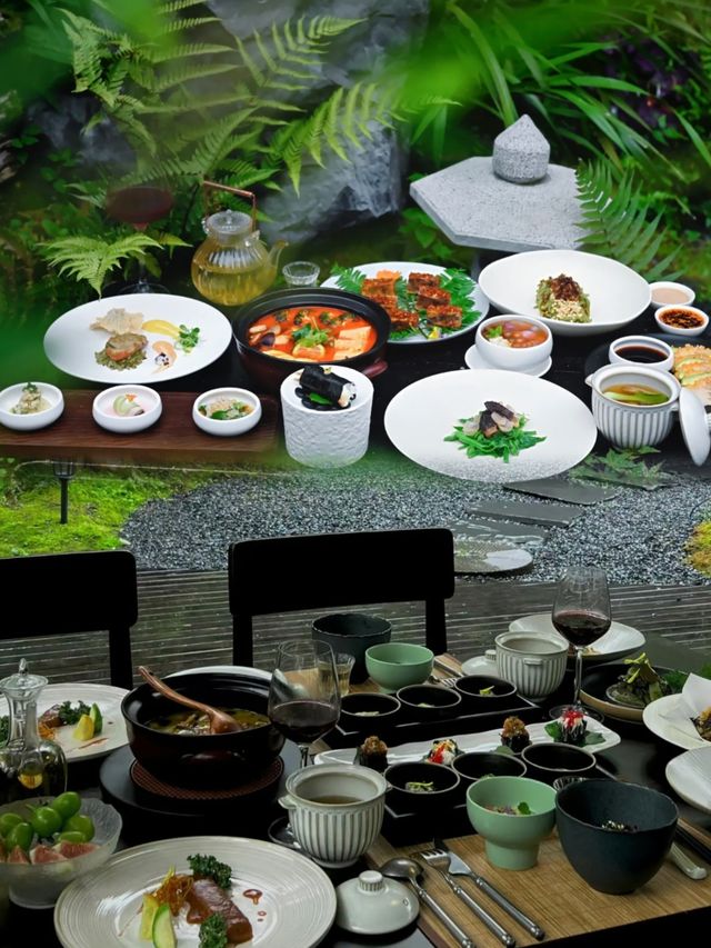 在山裡避暑，這裡的素食真的太好吃了。