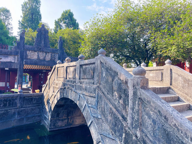 漫步在歷史悠久的瑤族自治縣，感受歲月流轉的痕跡……。