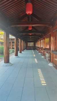 虔誠一日遊。