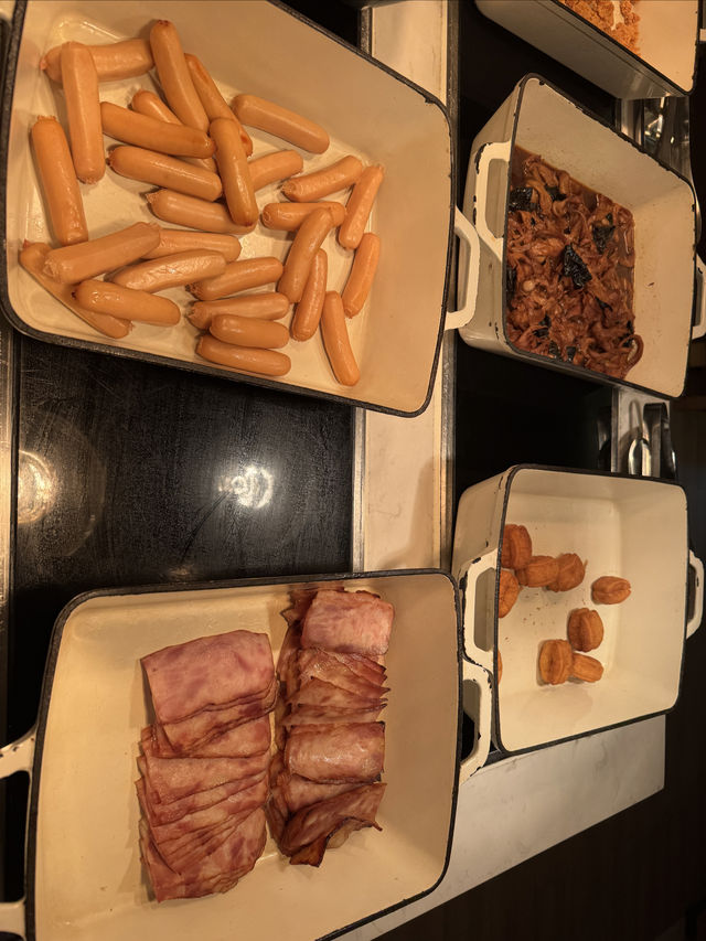 寧波｜萬楓酒店早餐比我想像中好一點，但好的不多…