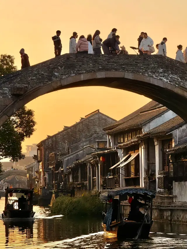 Nanxun Ancient Town | See ancient bridges and eat braised pork knuckle and Dingsheng cake
