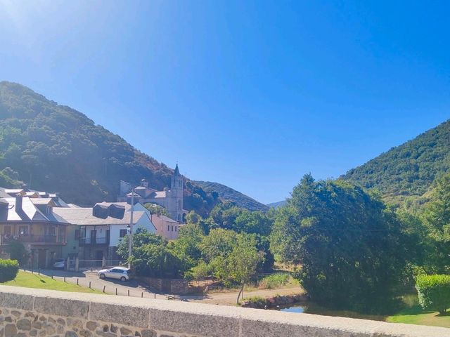 Molinaseca: A Peaceful Stop on the Camino de Santiago 🏞️🌉