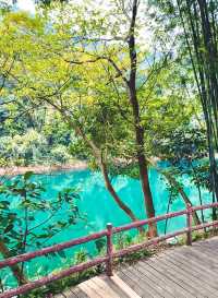 「小九寨溝」青山綠水