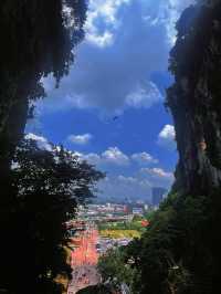 🪨 Scaling the Colors of Batu Caves 