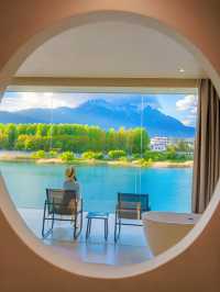 本來以為麗江已經夠美了，直到我住進風景裡