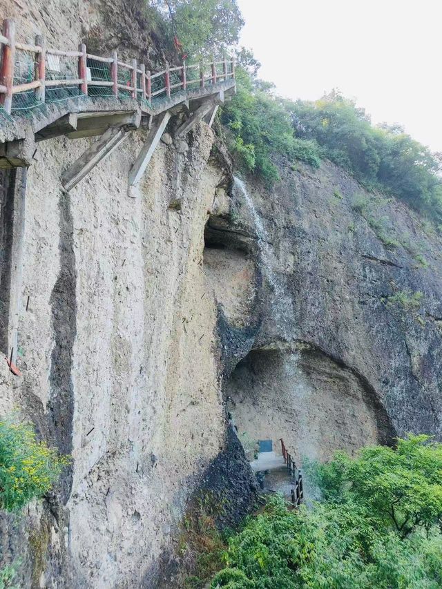 【 探秘大別山，石窟風情谷之旅】