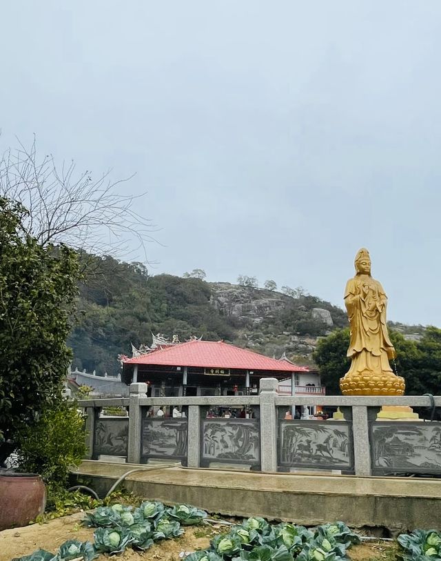 南太武山上的佛教寺廟