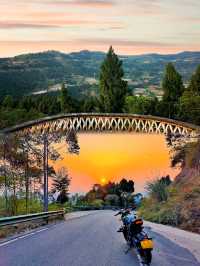 一個人一架車跑山睇日落成都摩旅周邊遊
