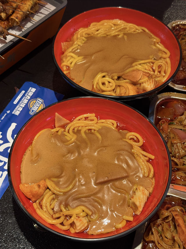 上海！！！新開嘅！！！  上海好食嘅東北老式麻辣燙開新店啦！就喺大木橋路呢邊，試業就已經要排隊，超級火