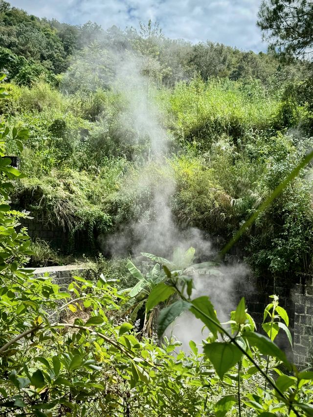 雲南騰沖：火山溫泉與邊陲古鎮嘅治癒之旅