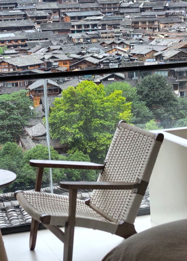 住進苗寨雲端！天合盛景讓我捨不得下山