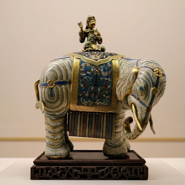 Gleaming Artistry – Cloisonné Treasures at Shanghai Museum ✨🖌️