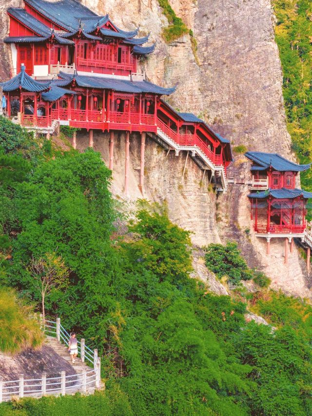杭州建德在懸空寺與地下仙境間穿越千年