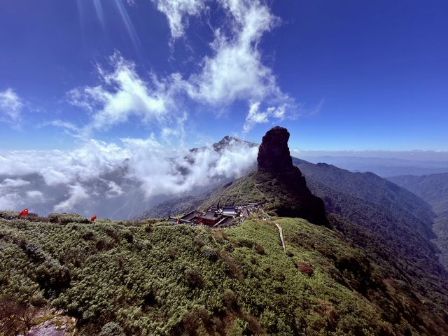 十月中旬的貴州九日之行，是我至今最難忘的一段旅程。

貴州必看的景點非常之多，山路遙遠，如果跟團“打