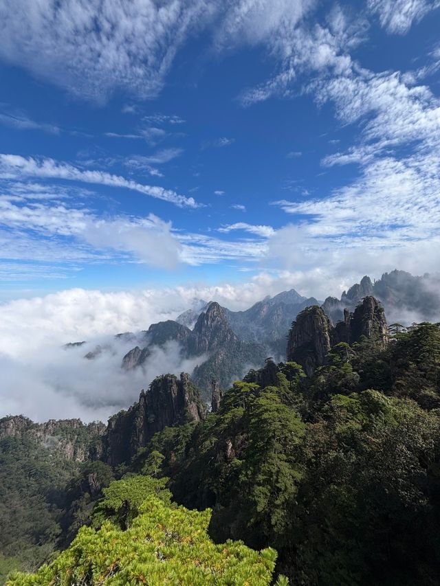 雲海仙境!10月黃山絕美登頂全攻略 雲海仙境!10月黃山絕美登頂全攻略