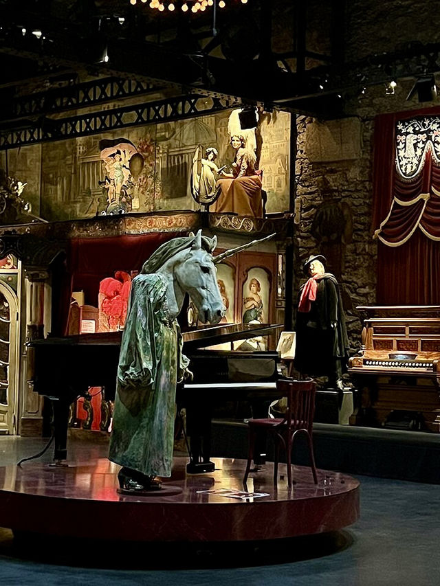 10 Cool and Quirky Things to Do in Paris! ✴️🗺