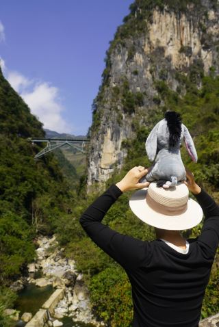 Amazing Yunnan-Vietnam Railway Zigzag Bridge
