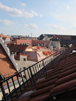 **Title: Munich Platzl Hotel｜Unbeatable Location**   **Hotel: Platzl Hotel