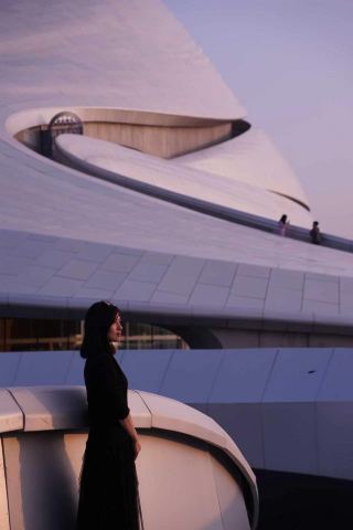 Harbin must-shoot architectural landmark | a white dreamscape shaped by curves