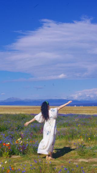 Xinjiang · Sailimu Lake | A world of wildflowers
