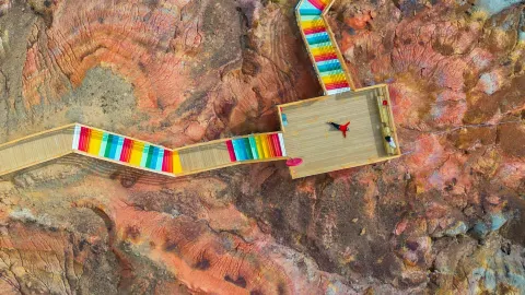 สถานที่ท่องเที่ยวลับในชิงไห่: หุบเขาดวงดาวสายรุ้ง (Rainbow Danxia Star Valley) - คนน้อย! — traveler post in เต๋อหลิงฮา