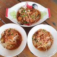 ป้าพร ก๋วยเตี๋ยวโบราณ🍴🐷