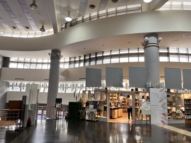 國立台灣文學館 - 西日式的氣派建築