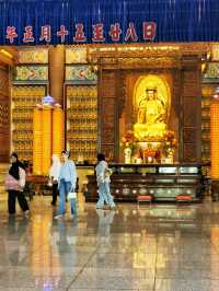 Spectacular Hilltop Buddist temple in Penang