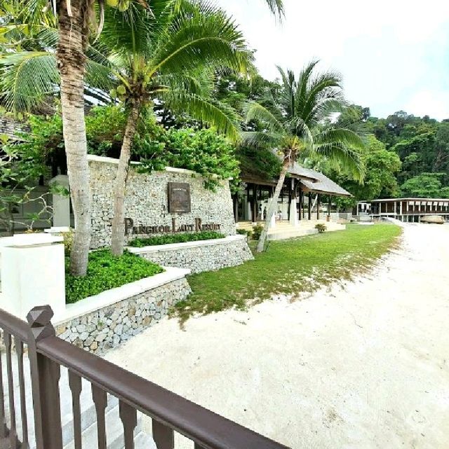 Private Island Resort For A Luxurious Vacay