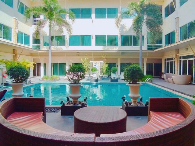 曼谷 | 性價比極高 Pool side池畔房間 Qiu Hotel Sukhumvit