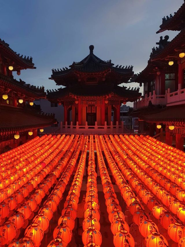 ไหว้พระ ถ่ายรูปโคมไฟที่วัด #Sanfong วัดดังในเกาสง