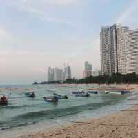 ชมพระอาทิตย์ตกที่หาดลับพัทยา