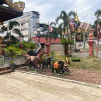 Somdet Phra Chao Taksin Maharat Shrine