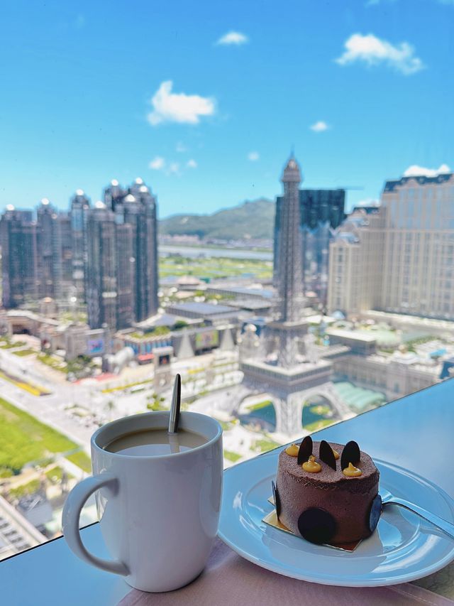 望巴黎鐵塔嘆咖啡