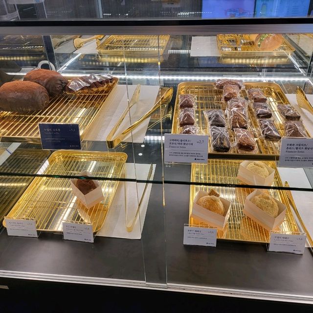 일산 미관광장 24시 카페 , 디저트가 맛있는 ' 하이테이블 ' ☕️ 