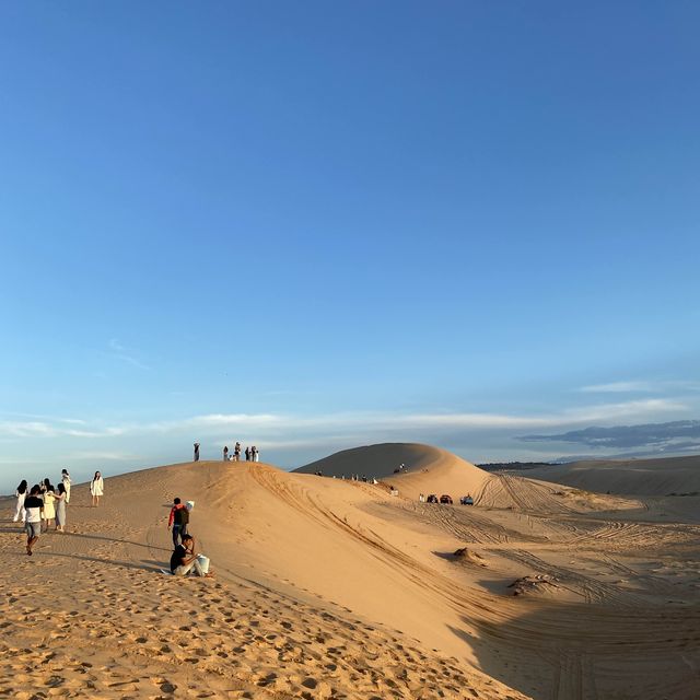 Sunrise, ocean and Sandunes  at Mui Ne