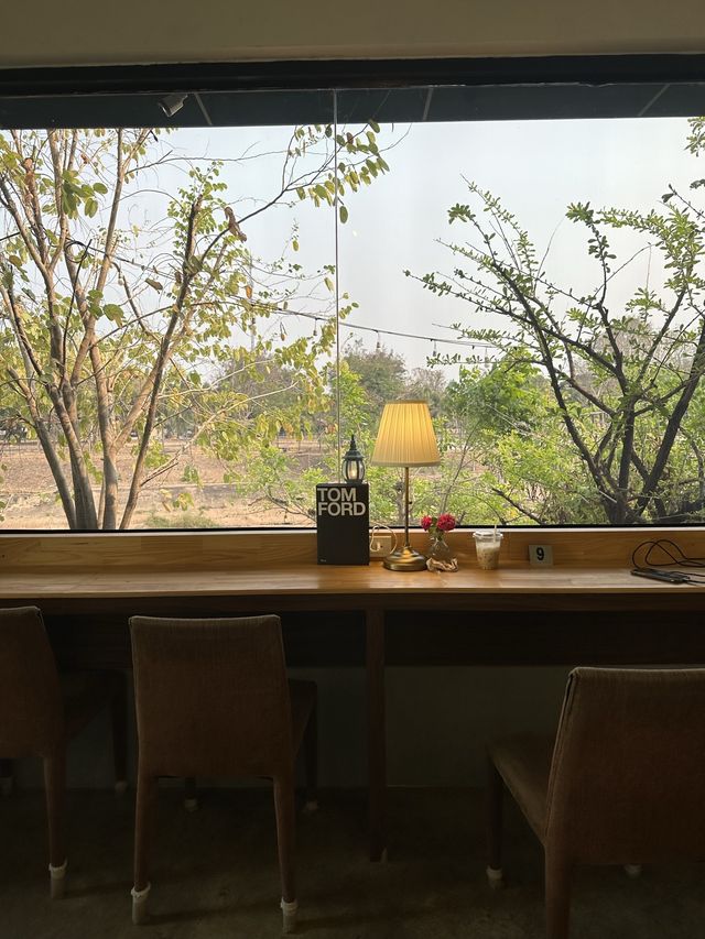 233 Poshtel คาเฟ่ บาร์ และที่พัก