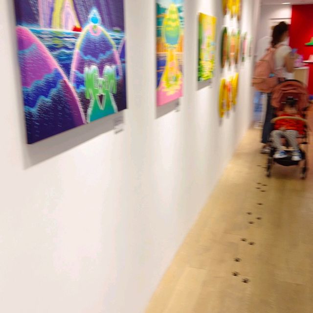 陪媽咪，看展覽！蛇貓狗，解釋道！