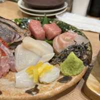 【大阪・東梅田】お一人様歓迎！創作料理の立ち飲み処「大衆呑処 サカグラ」