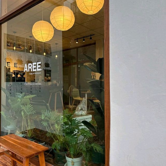 Aree cafe & Workspace สกลนคร