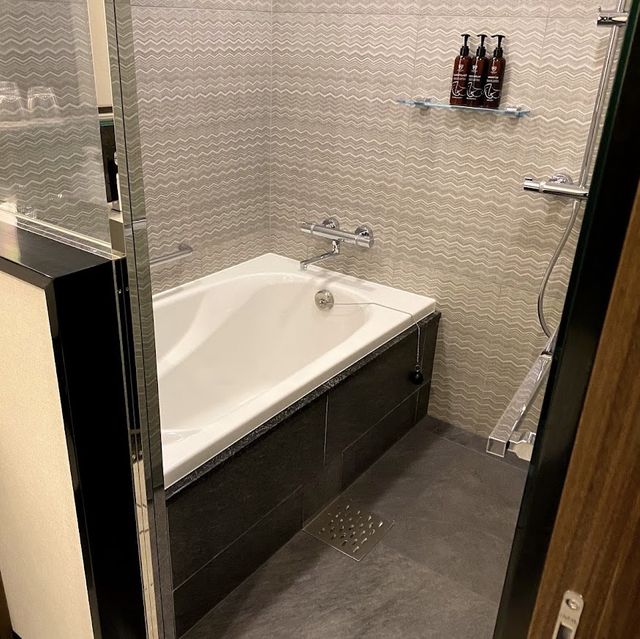 《大阪》駅直結&Happy HourありのHotel🍷