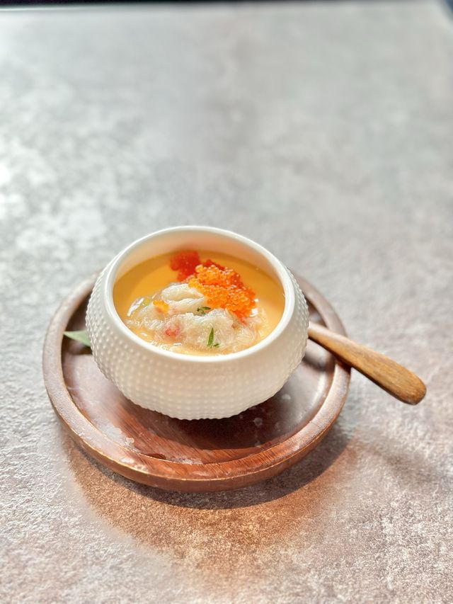 以海膽為主題的日式精緻餐廳