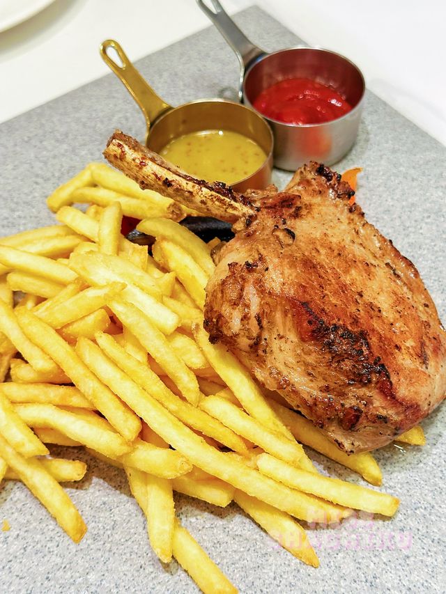 ⭐️優雅拱門白色風格～打卡餐廳🍴