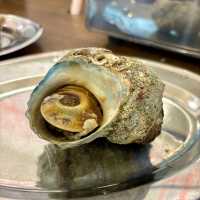 【兵庫・西宮市】活魚水槽の活貝をその場で焼いて味わえる「活貝センター 門戸漁港」
