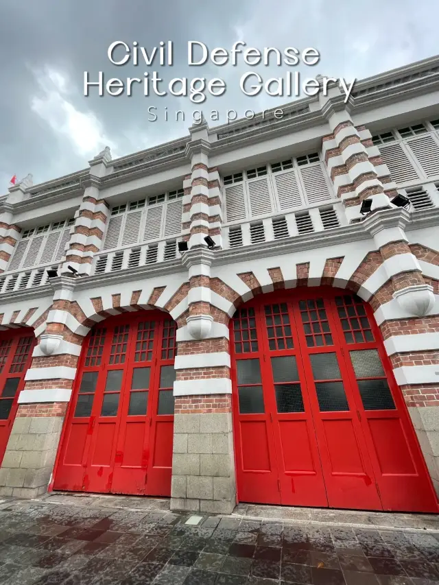 🇸🇬 Check out vintage fire engines here 🚒!