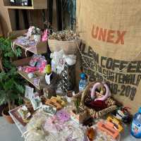 Toplofty Khaoyai | คาเฟ่ฟิลสวนดอกไม้