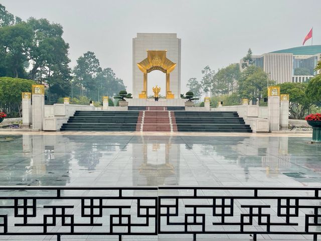 สุสานโฮจิมินห์ (Lăng Chủ tịch Hồ Chí Minh) 🇻🇳